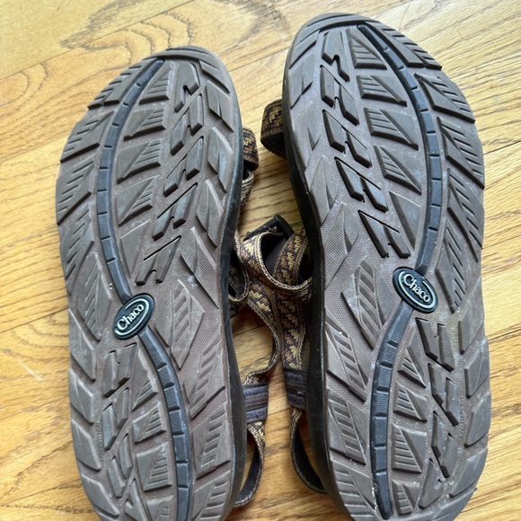 Chaco’s men’s sandals - Picture 2 of 3
